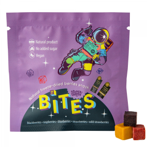 Freeze dried (lyophilized) berries snack